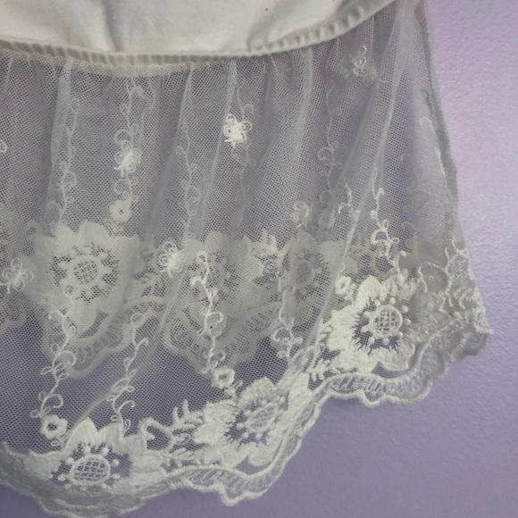 🌼 2/$15 White Bandeau Top with Lace - Picture 4 of 8